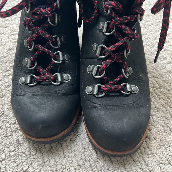 Sorel Joan of arctic wedge, black with red laces - Picture 3 of 9